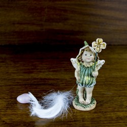 déco thème féerie Figurine Elfe avec une fleur